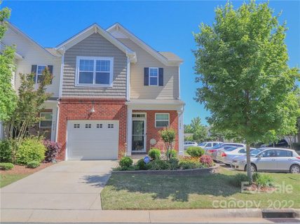 7026 Woodsbay Lane