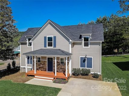 302 Magnolia Ridge Road sold home in Magnolia Ridge, Swannanoa, NC