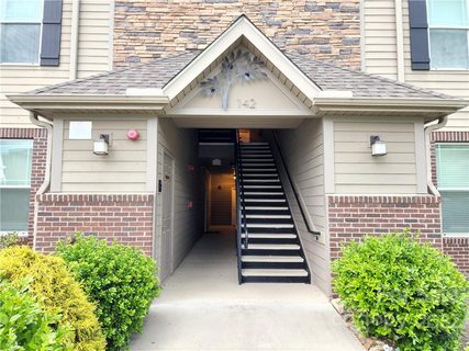 142 Brickton Village Circle 103