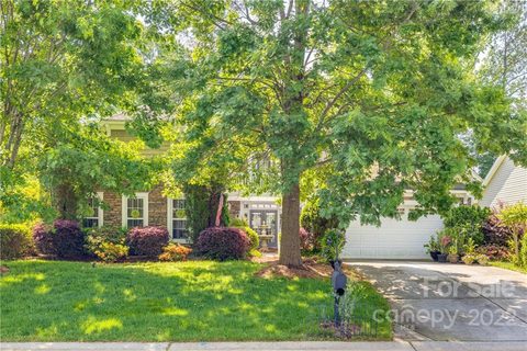 1233 Saint Johns Avenue sold home in Chestnut Oaks, Matthews, NC