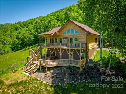 215 Appalachian Trail sold home in Appalachian Village, Maggie Valley, NC
