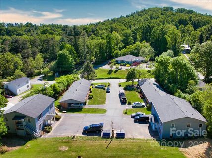 365 Weaverville Road sold multi-family property in Pine Burr Park, Asheville, NC
