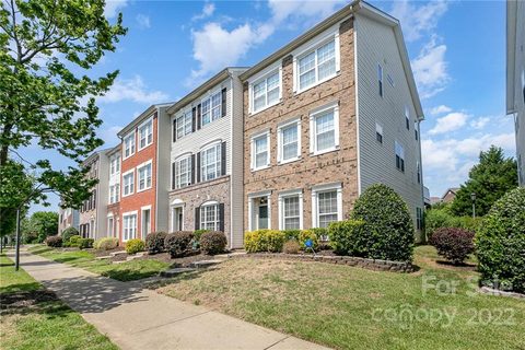 9948 Kings Parade Boulevard sold condo in Townhomes at Ayrsley, Charlotte, NC