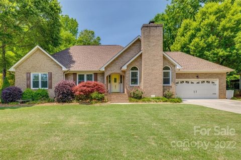 207 Ballard Court