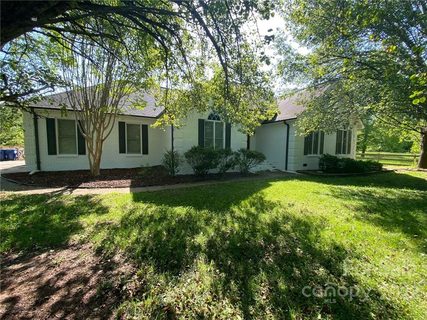 9819 Chestnut Road sold home in Marvin Estates, Marvin, NC