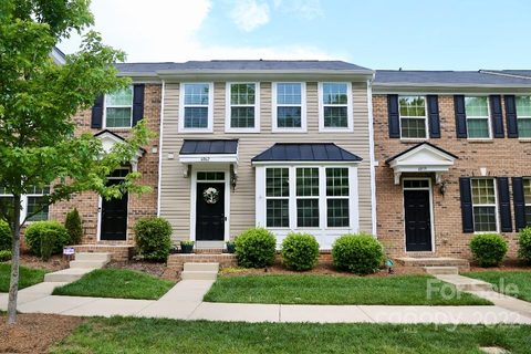 6862 Colonial Garden Drive