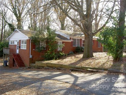 6037 Ingleside Drive