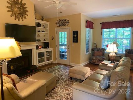 9019 Rosalyn Glen Road