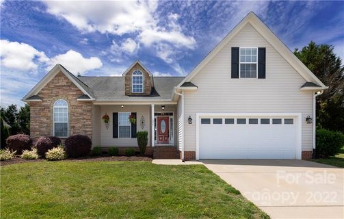 1304 Plantation Hills Drive sold home in Stoneridge Lakes, Rock Hill, SC