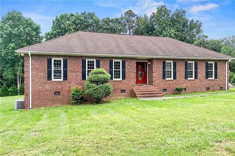 1004 Ashley Lane