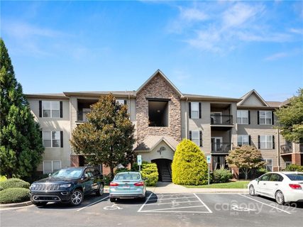 181 Brickton Village Circle 102