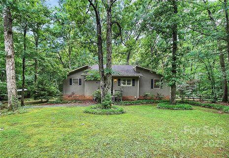 10401 Meadow Hollow Drive sold home in Country Hills, Mint Hill, NC