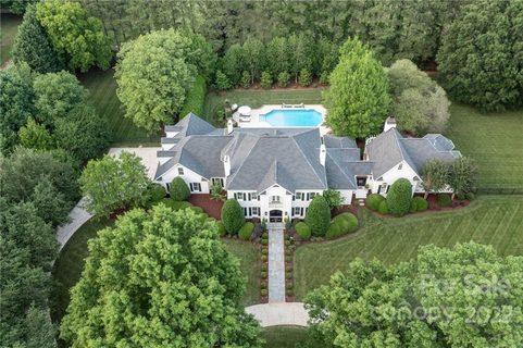 462 Landsbury Drive