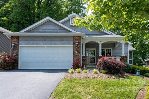 286 Shaws Creek Farm Road sold townhome in Shaws Creek Farm, Hendersonville, NC
