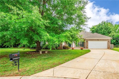 226 Harrowfield Heights