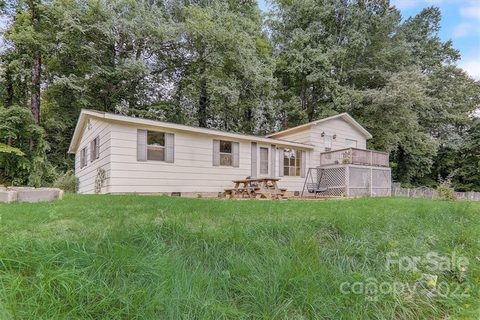 220 Bearwallow Subdivision Road sold home in Chestnut Hills, Gerton, NC