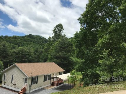 6 Pilgrim Lane sold home in Mountain Ridges Estates, Waynesville, NC