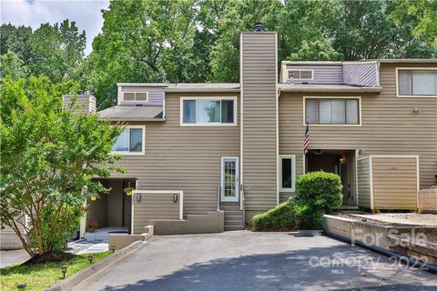 3227 Windbluff Drive