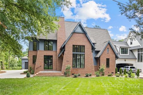 526 Wonderwood Drive