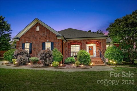 7920 Grimsby Circle sold home in Fenton Dell, Harrisburg, NC