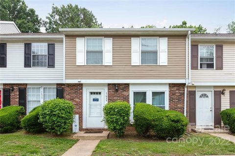 7634 Holly Grove Court sold townhome in Holly Grove, Charlotte, NC