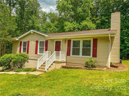 39 Deer Run Drive sold home in Deer Run, Asheville, NC