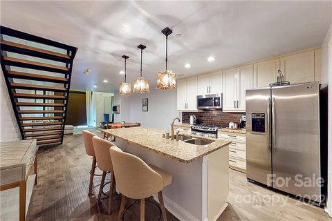 701 Royal Court 106 sold home in Royal Court, Charlotte, NC