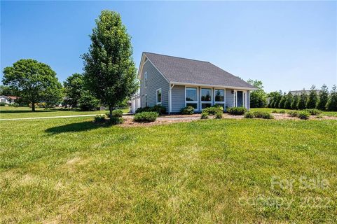 2268 Bay Court