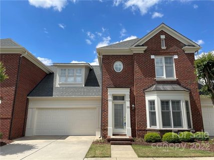 335 Sloane Square Way