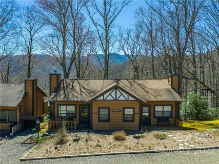 35 National Forest Drive Robin Unit 1 sold townhome in Alpine Village, Burnsville, NC