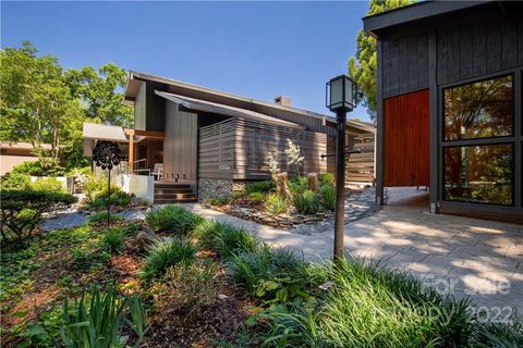 10 Cove Road