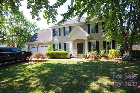 3913 Huntmeadow Drive sold home in Turnberry, Charlotte, NC