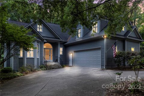 8 Oakwood Lane