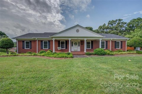 136 Windover Drive sold home in Eastover, Forest City, NC
