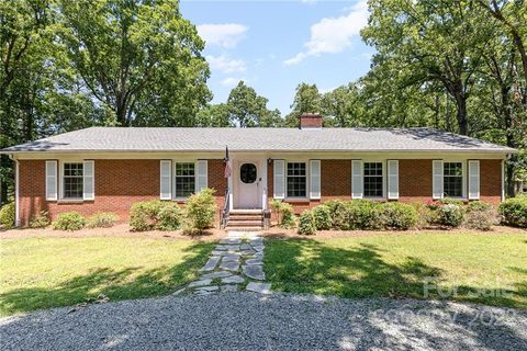 110 Forest Hills Drive sold home in Forest Hills, Monroe, NC
