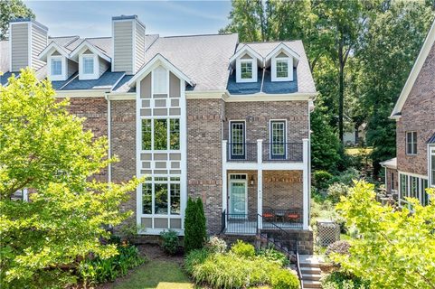 415 Spring Street sold townhome in Walnut Grove, Davidson, NC