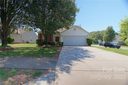 4224 Brawer Farm Drive sold home in Charlotte, SC