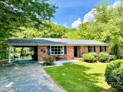 114 College Circle sold home in Craggy View, Swannanoa, NC