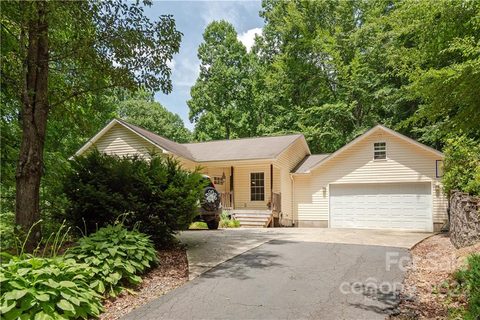 17 Forest Bend Drive sold home in Meadow Woods, Horse Shoe, NC