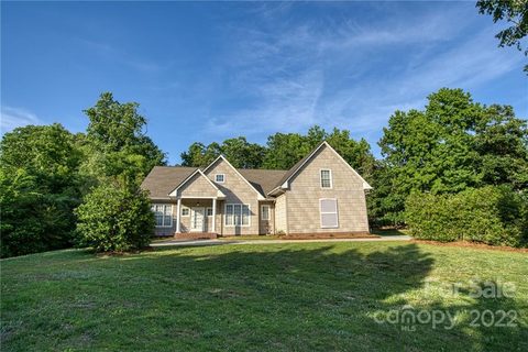 2317 E Providence Drive sold home in East Providence Estates, Charlotte, NC