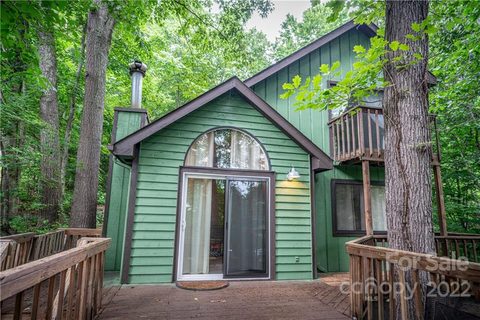 37 Country Road sold home in Highland Terrace, Clyde, NC