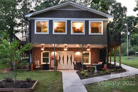 111 Dogwood Lane