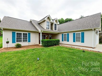 1839 Pipers Ridge Circle sold home in Pipers Ridge, Conover, NC