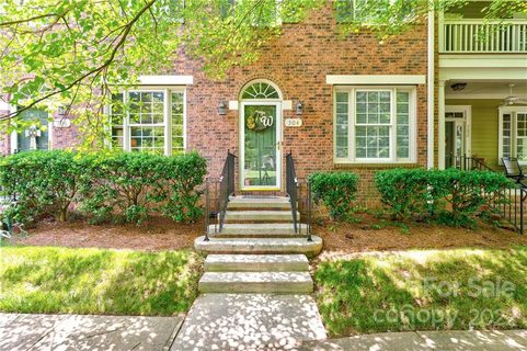 304 Elis Way