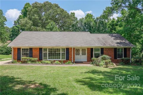 1407 Crescent Street sold home in Bramblewood, Monroe, NC