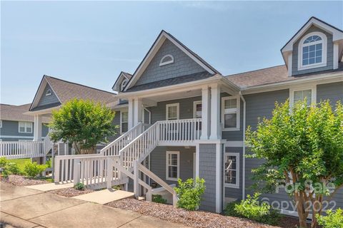 2403 Idle Hour Drive
