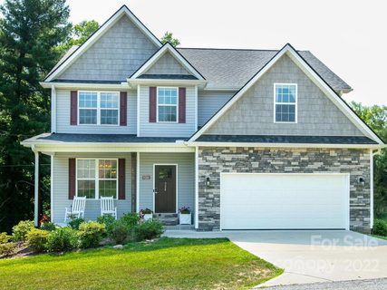 324 Tryon View Drive sold home in Deer Meadow, Flat Rock, NC
