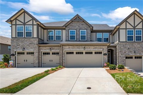 5831 Clan Maclaine Drive