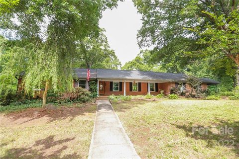 Previously sold for $355,900