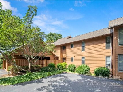3 Village Drive sold condo in Racquet Club Village, Asheville, NC